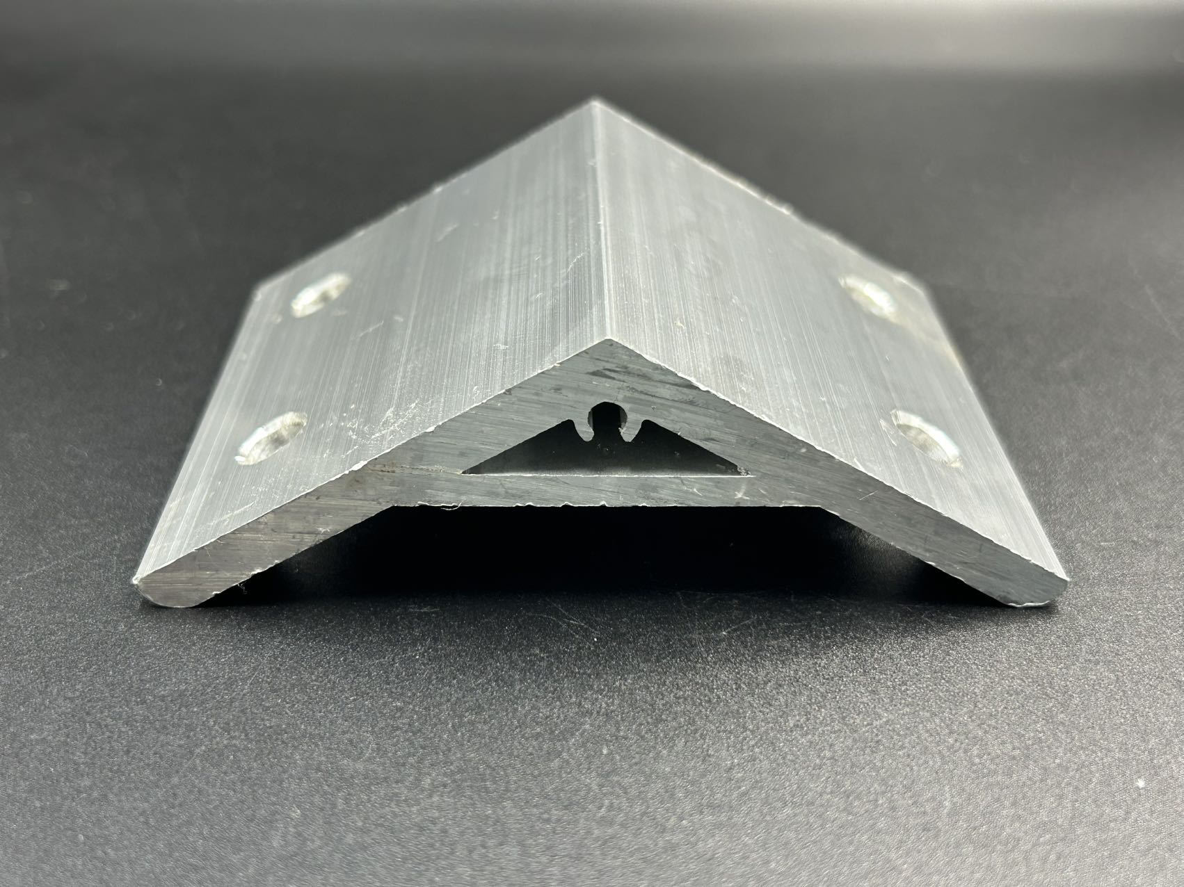ملحقات ملف تعريف الألومنيوم ال - مراجعة Aluminium Extrusion وسعره